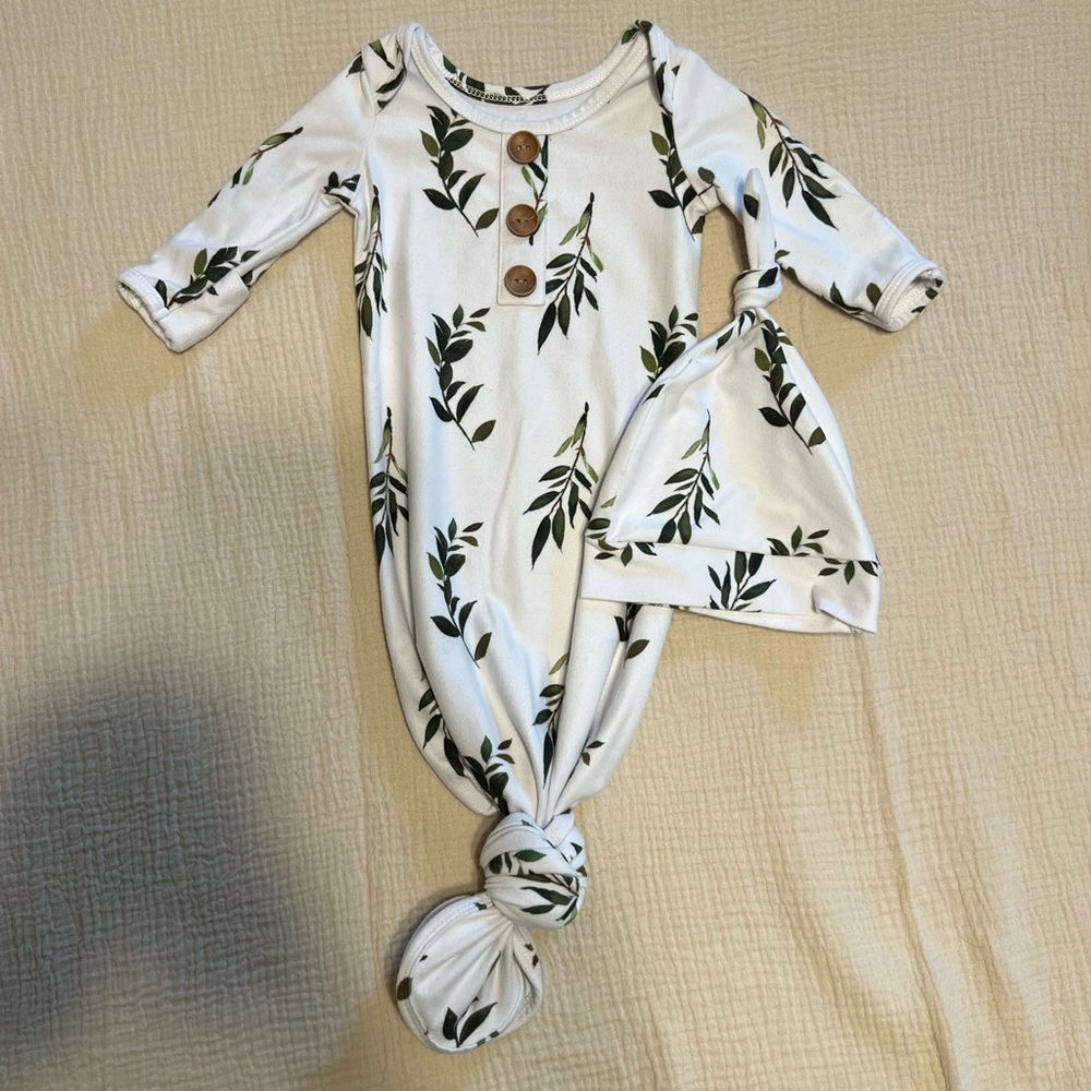 Caden Lane Olive Leaf Print Set